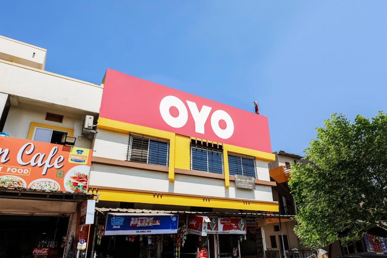 Hotel Oyo 30524 Relax Indore
